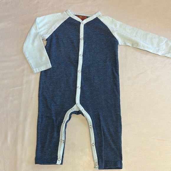 7 For All Mankind - Baby one piece Outfit Romper - Picture 1 of 5